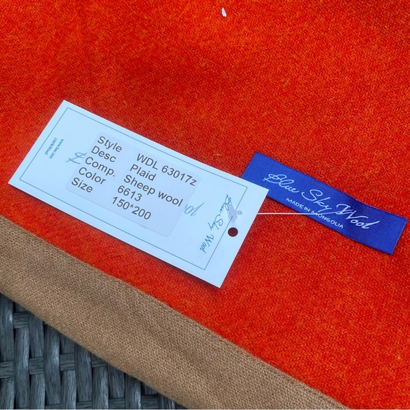 Blue Sky Wool Luxury Brand Mongolian Sheep Wool Plaid made in Mongolia - Picture 7 of 7